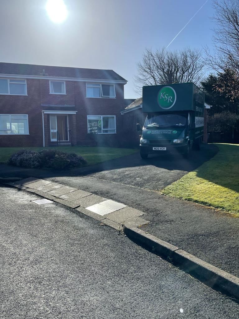 Kwikshift van on a driveway